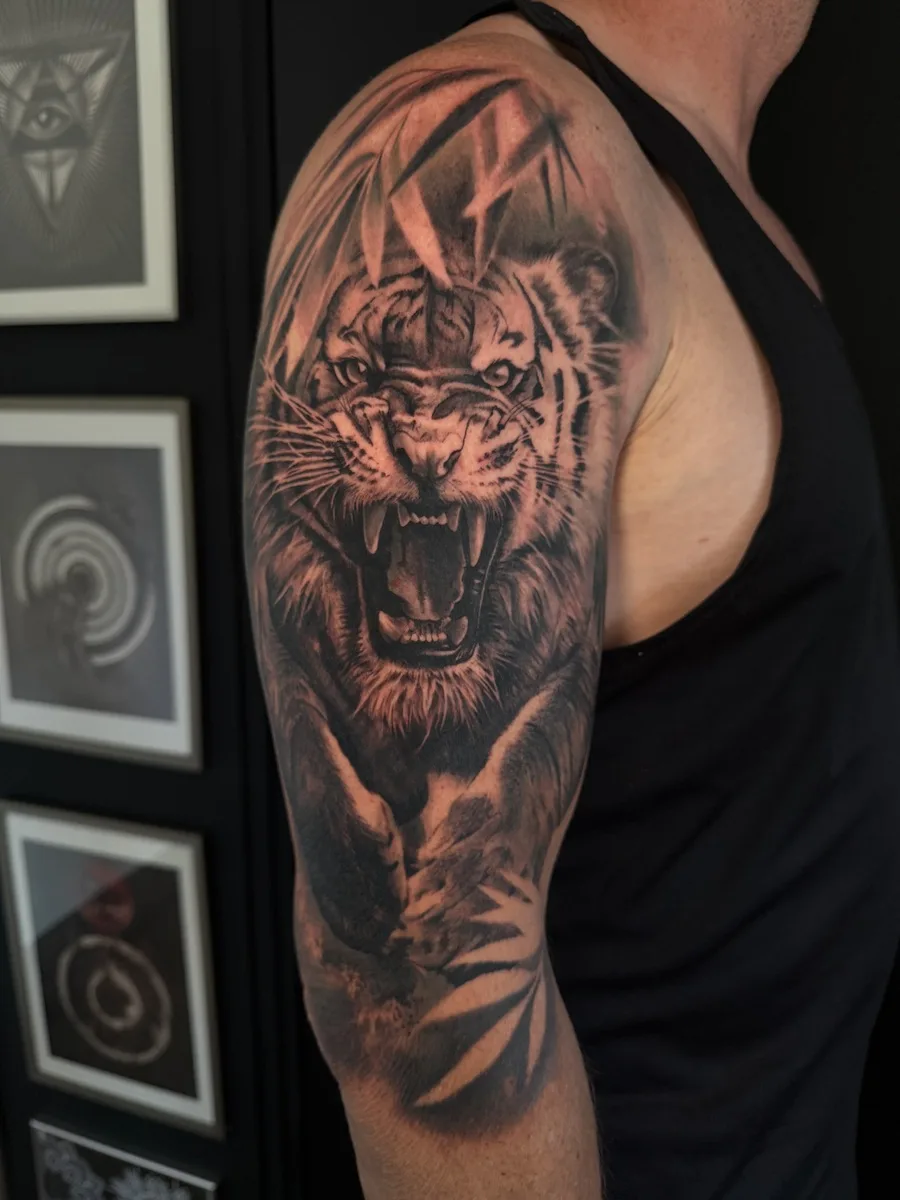 Tigre — réalisme noir et gris
